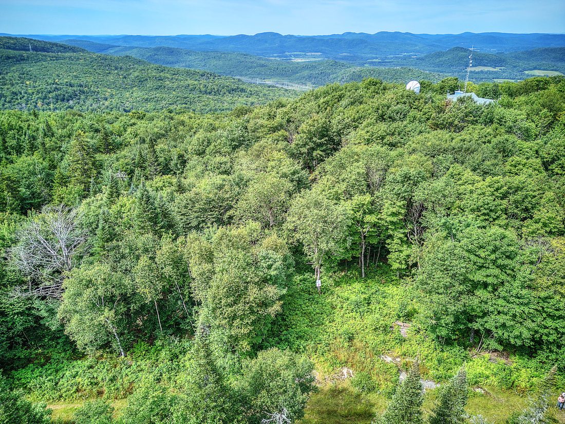 Vue aérienne des Laurentides